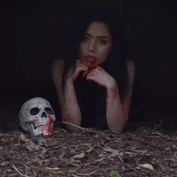 Meet your Posher, Lorena - Picture 1 of 1